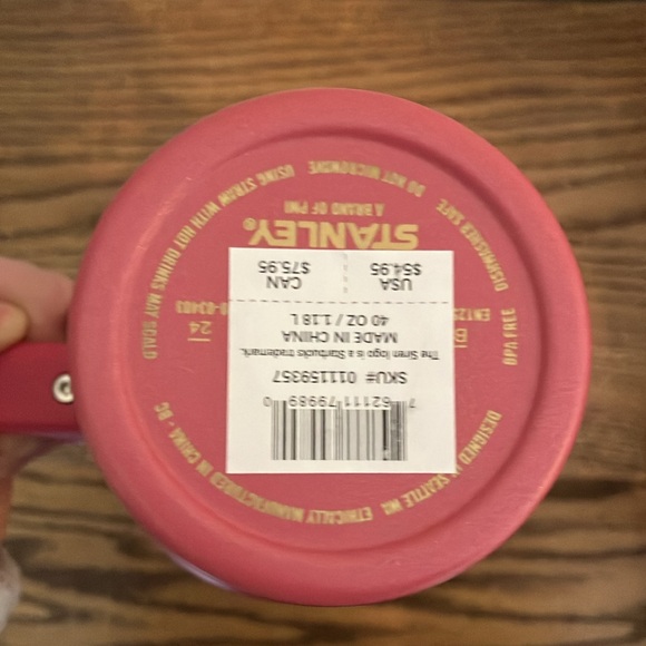 Starbucks X Stanley 2024 Holiday Berry Pink Glitter with Gold Trimming - Picture 5 of 5
